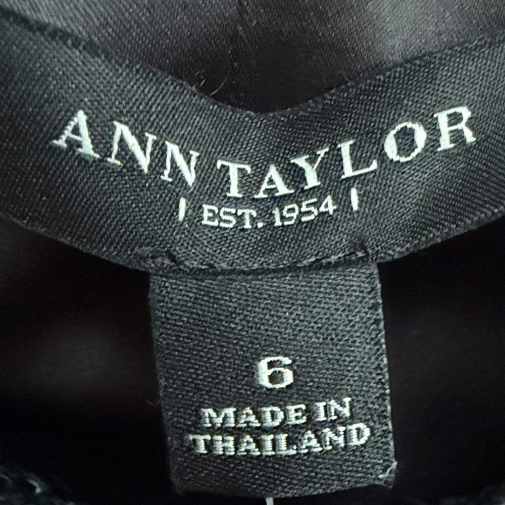 Ann Taylor Wool Blend Dark Navy Charcoal Button-Up Blazer - Picture 2 of 8